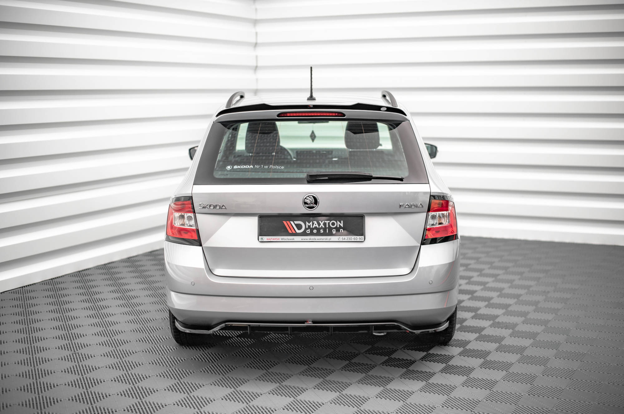 Street+ Mittlerer Diffusor RACE Heck Ansatz passend für Skoda Fabia Combi Mk3 schwarz Hochglanz