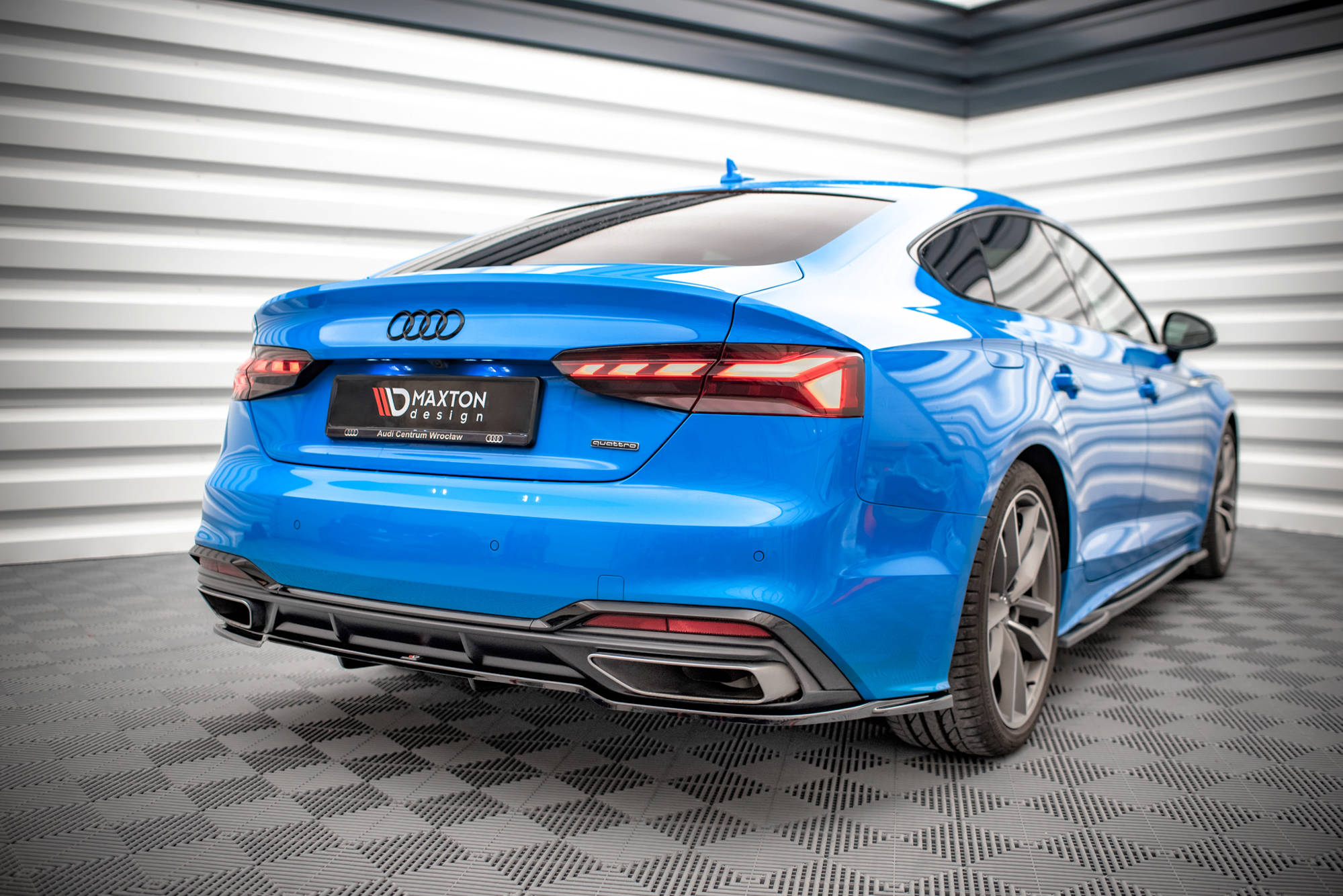Street+ Mittlerer Diffusor RACE Heck Ansatz passend für Audi A5 S-Line F5 FL schwarz Hochglanz