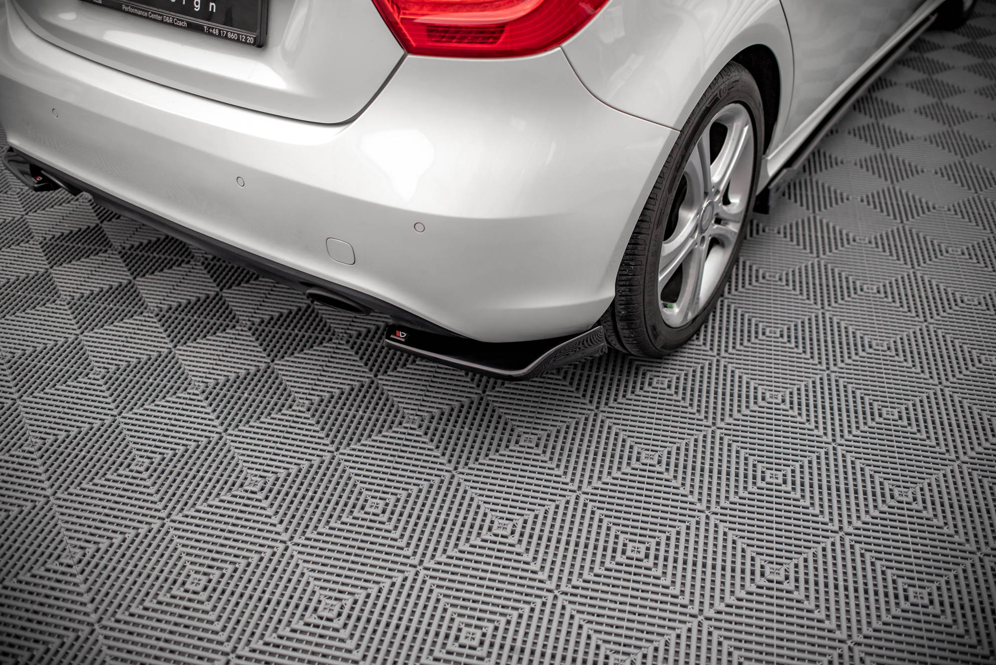 Street+ Heck Ansatz Flaps V.1 passend für Mercedes A W176 schwarz Hochglanz