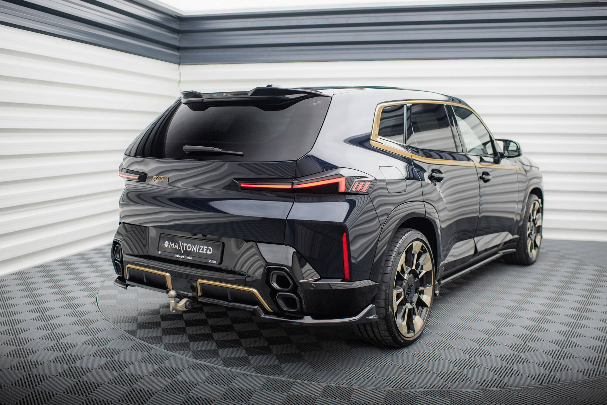 Street+ Mittlerer Diffusor RACE Heck Ansatz passend für BMW XM G09 schwarz Hochglanz