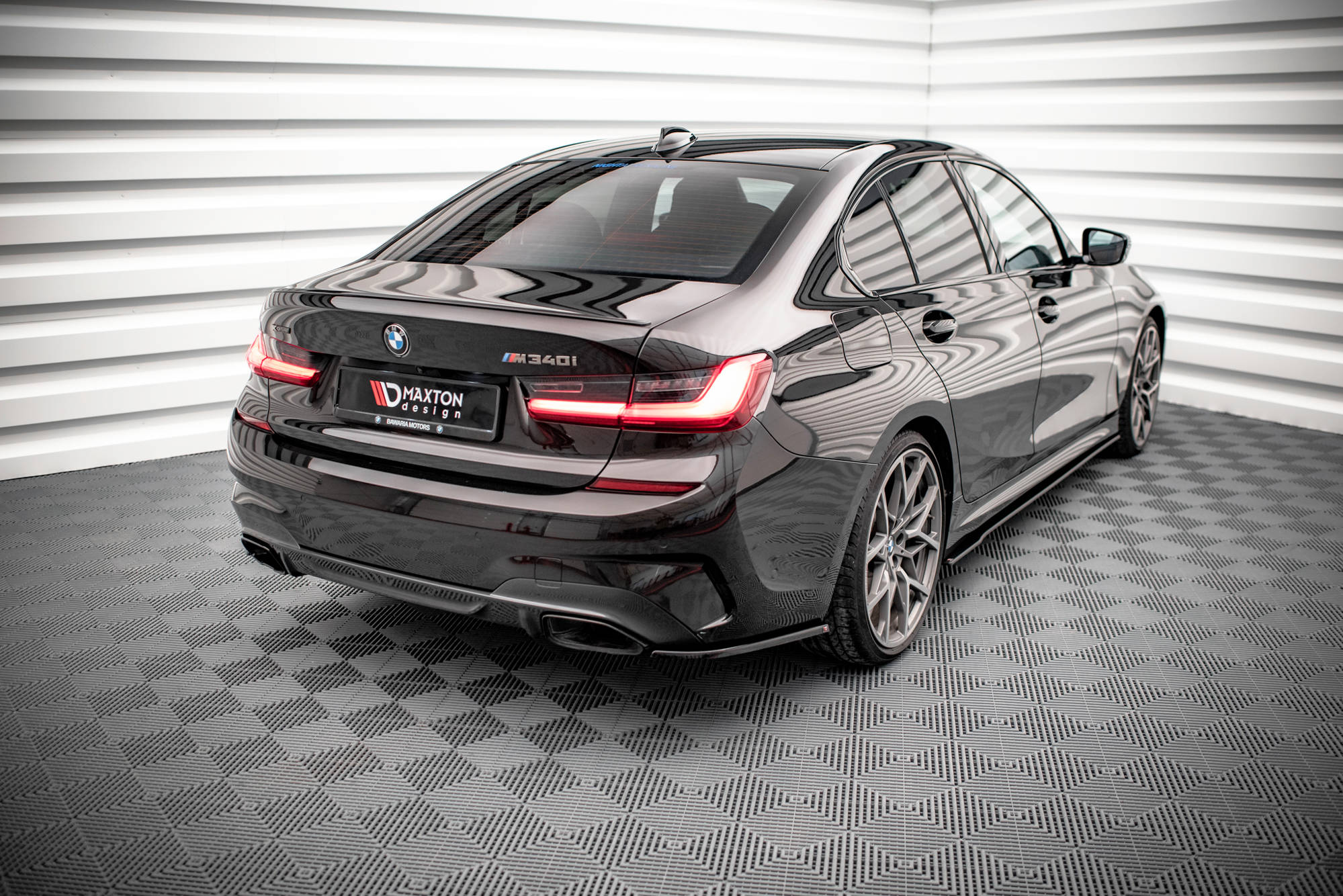 Street+ Heck Ansatz Flaps V.4 passend für BMW M340i G20 / G21 schwarz Hochglanz
