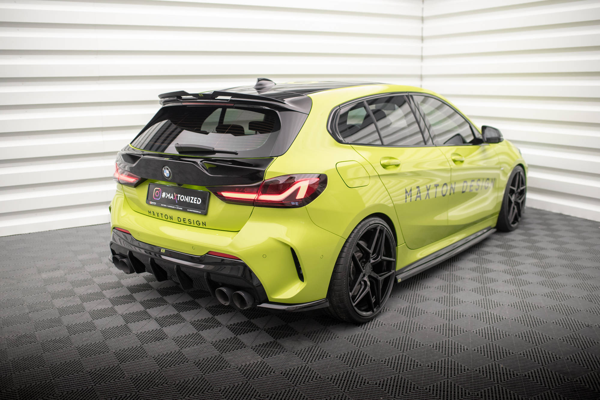 Street+ Heck Ansatz Flaps V.5 passend für BMW 1er M-Paket / M135i / 128ti F40 schwarz Hochglanz