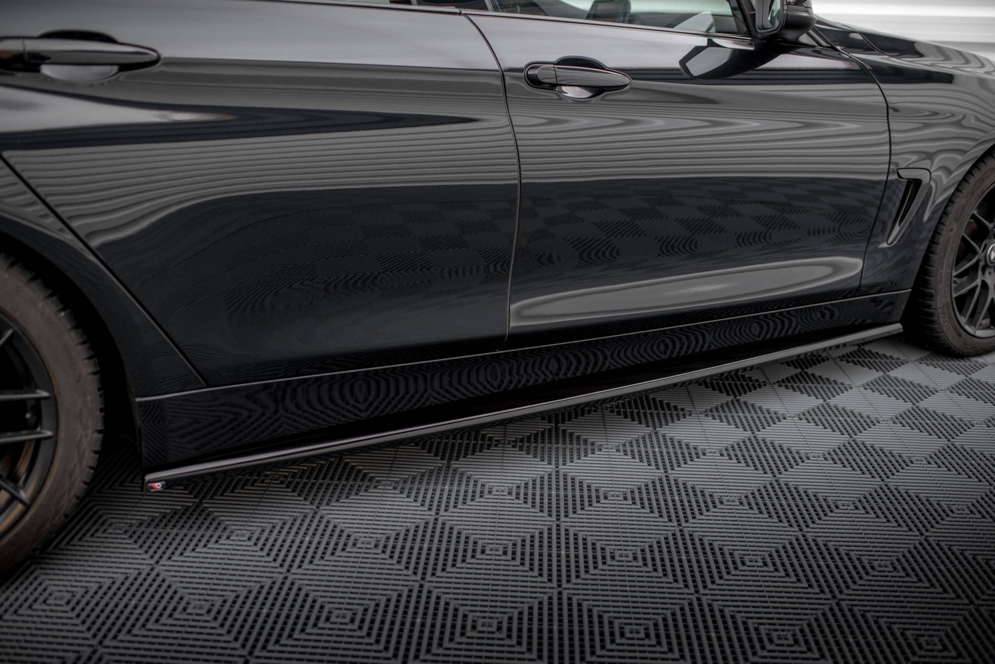 Street+ Seitenschweller Leisten passend für BMW 4er Coupe / Gran Coupe / Cabrio F32 / F36 / F33 schwarz Hochglanz