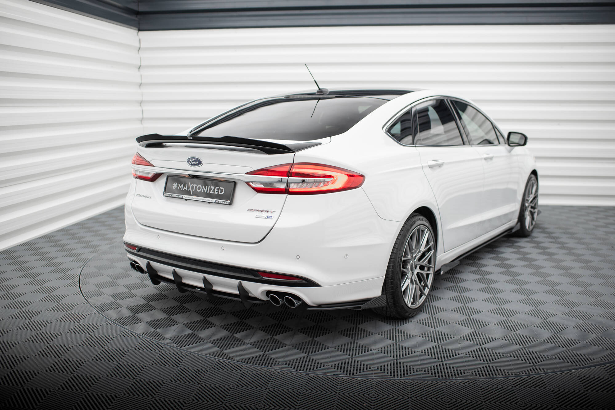 Hintere Seiten Flaps passend für Ford Mondeo Sport Mk5 FL / Fusion Sport Mk2 FL schwarz Hochglanz