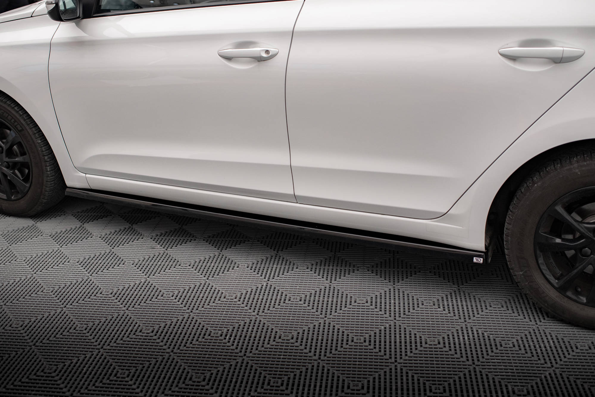 Street+ Seitenschweller Leisten passend für Hyundai I20 Mk2 FL schwarz Hochglanz