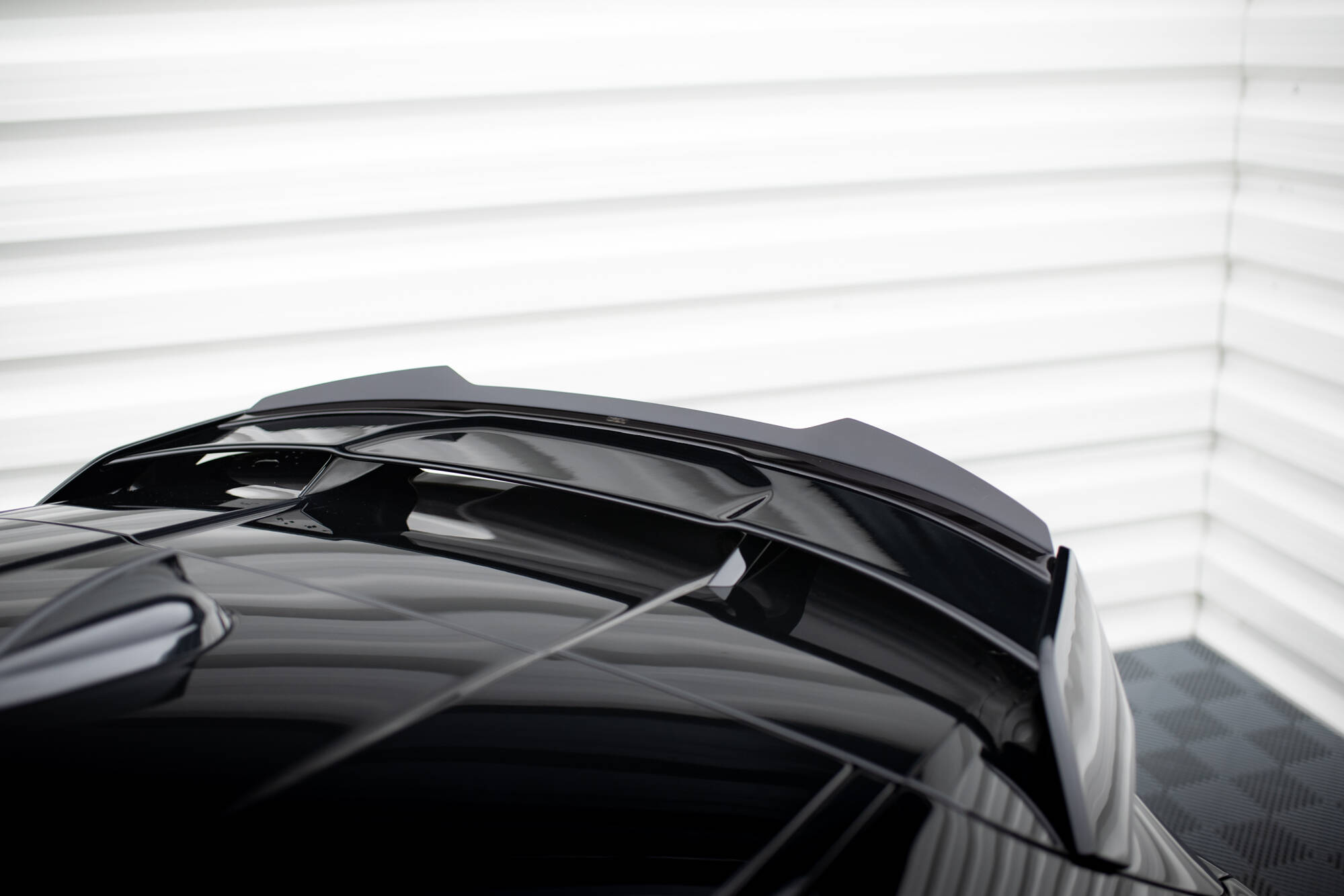 Heck Spoiler Aufsatz Abrisskante passend für BMW M135i M-Performance F40 schwarz Hochglanz
