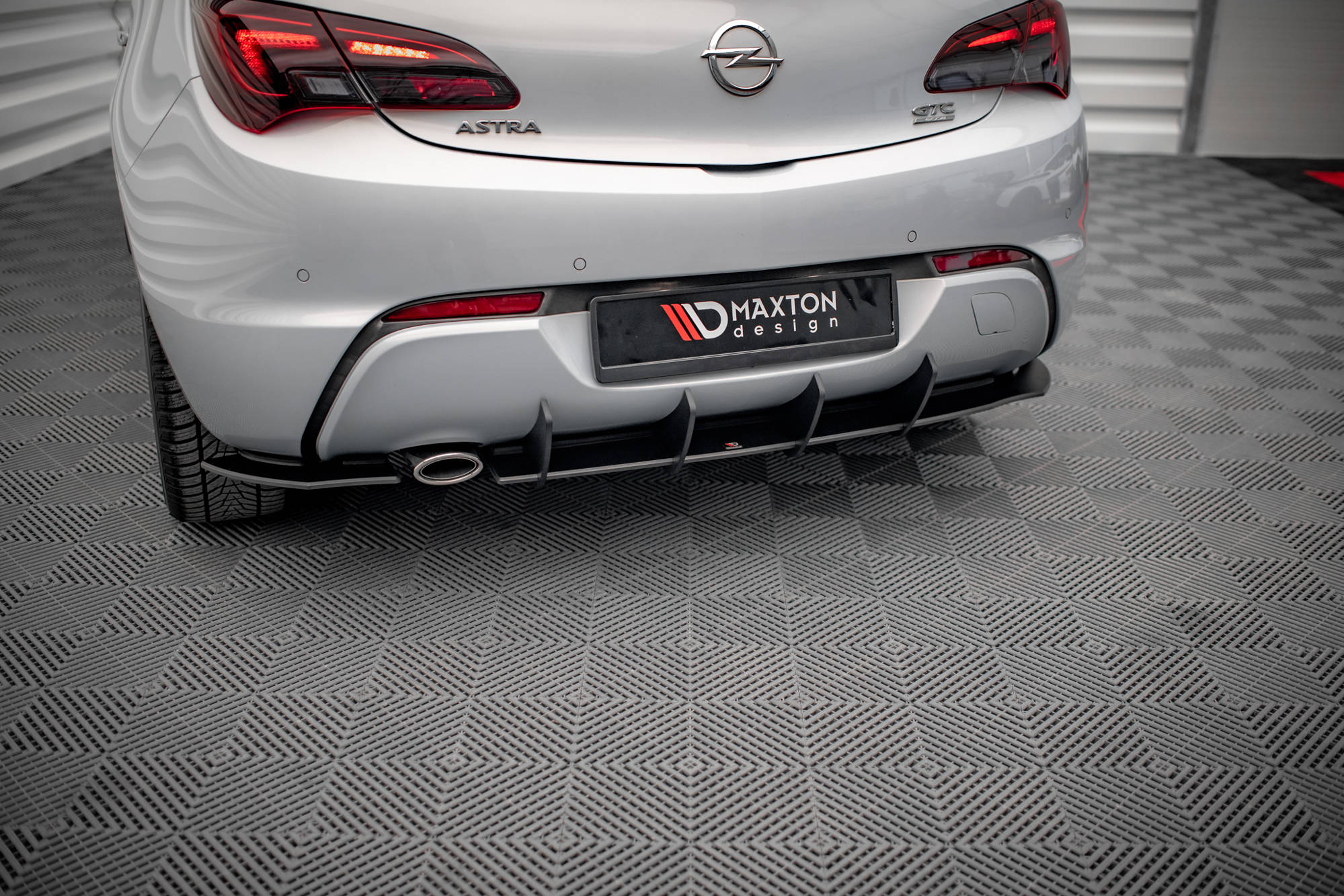 Street Pro Heckschürze Heck Ansatz Diffusor passend für Opel Astra GTC OPC-Line J rot