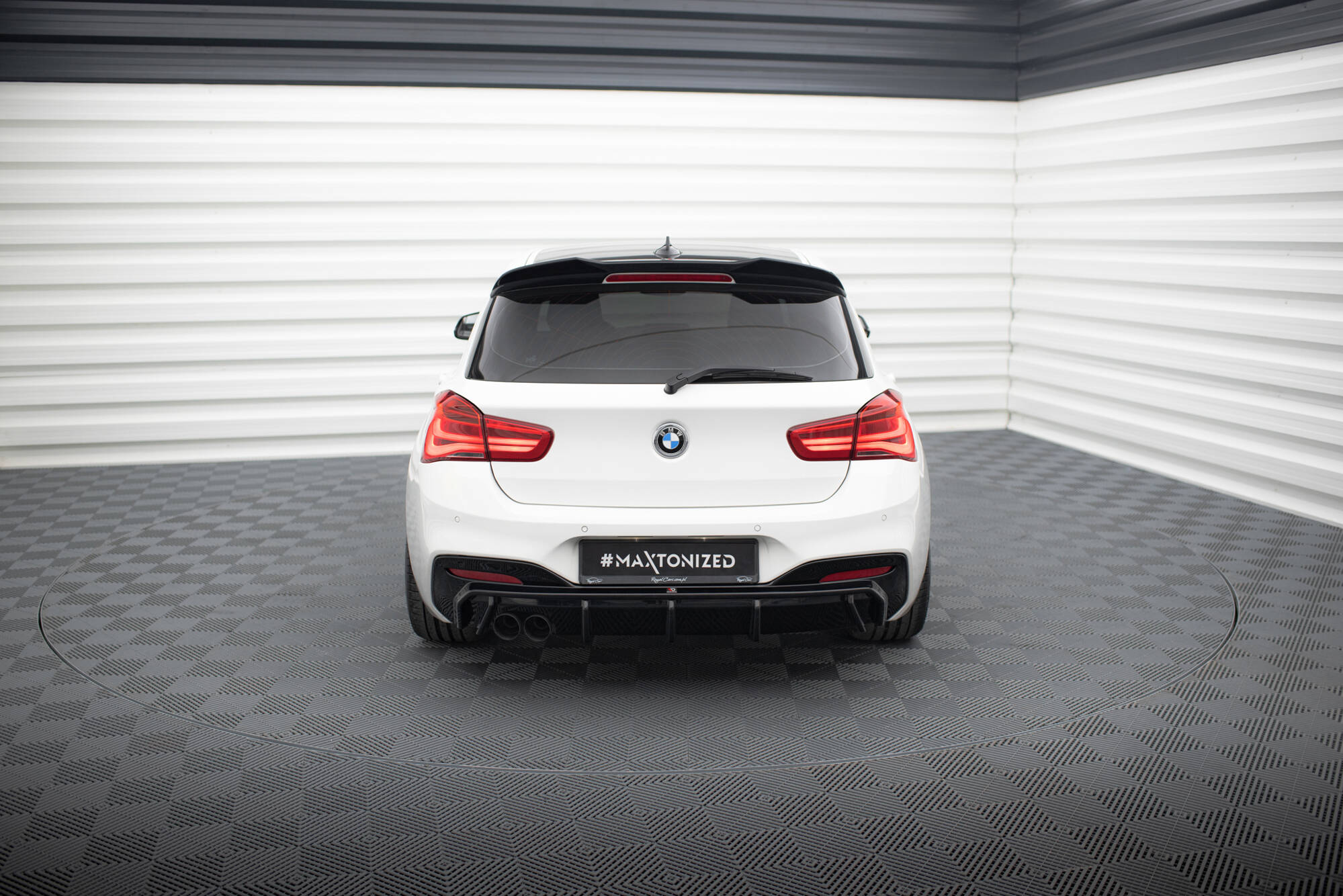 Street+ Heck Ansatz Diffusor V.3 passend für BMW 1er M-Paket F20 FL Doppelauspuff li. schwarz Hochglanz