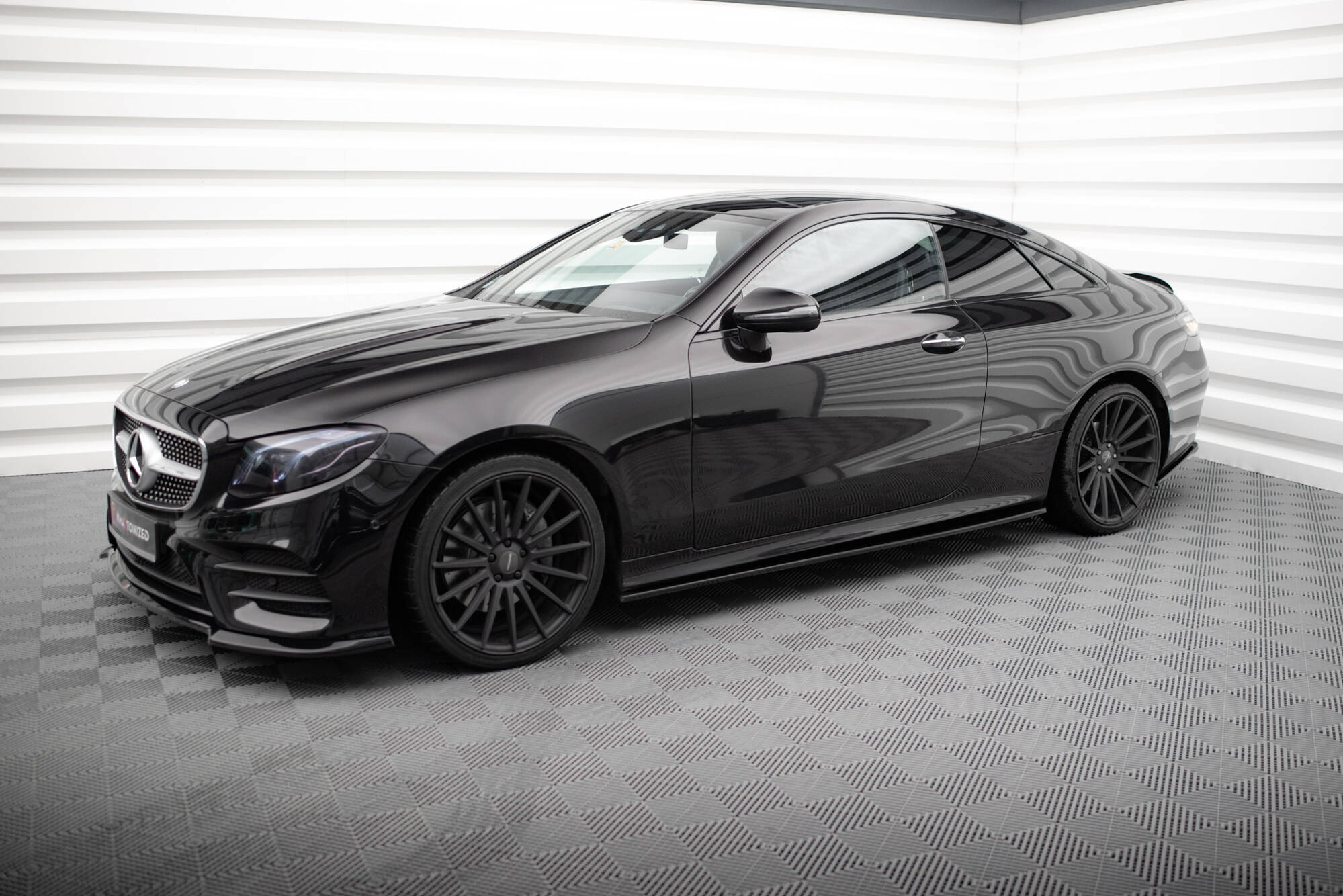 Seitenschweller Ansatz für Mercedes-Benz E-Klasse W213 Coupe C238 / Cabriolet A238 AMG-Line / 53 AMG schwarz Hochglanz