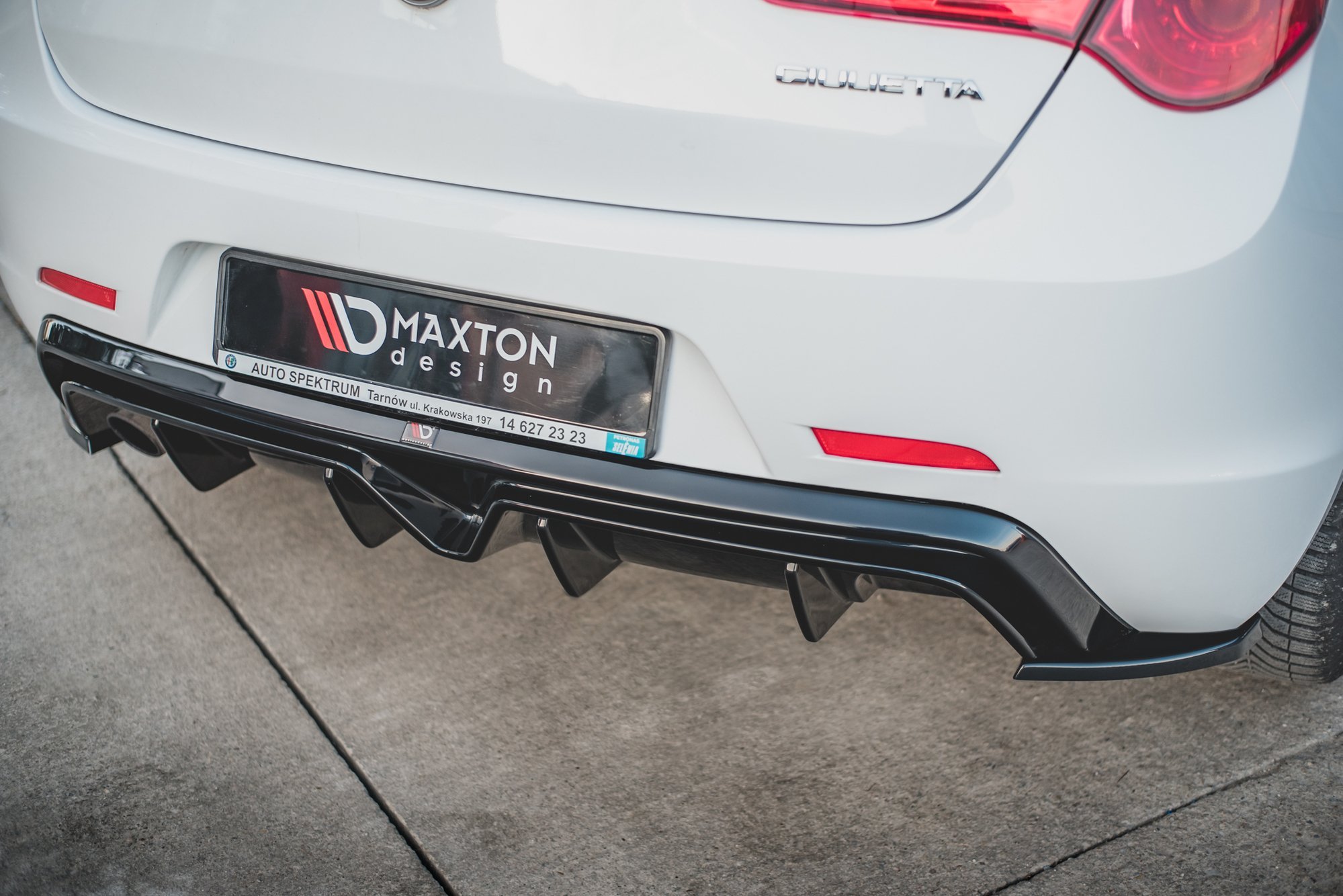 Street+ Heck Ansatz Diffusor passend für Alfa Romeo Giulietta Einzelauspuff li. schwarz Hochglanz