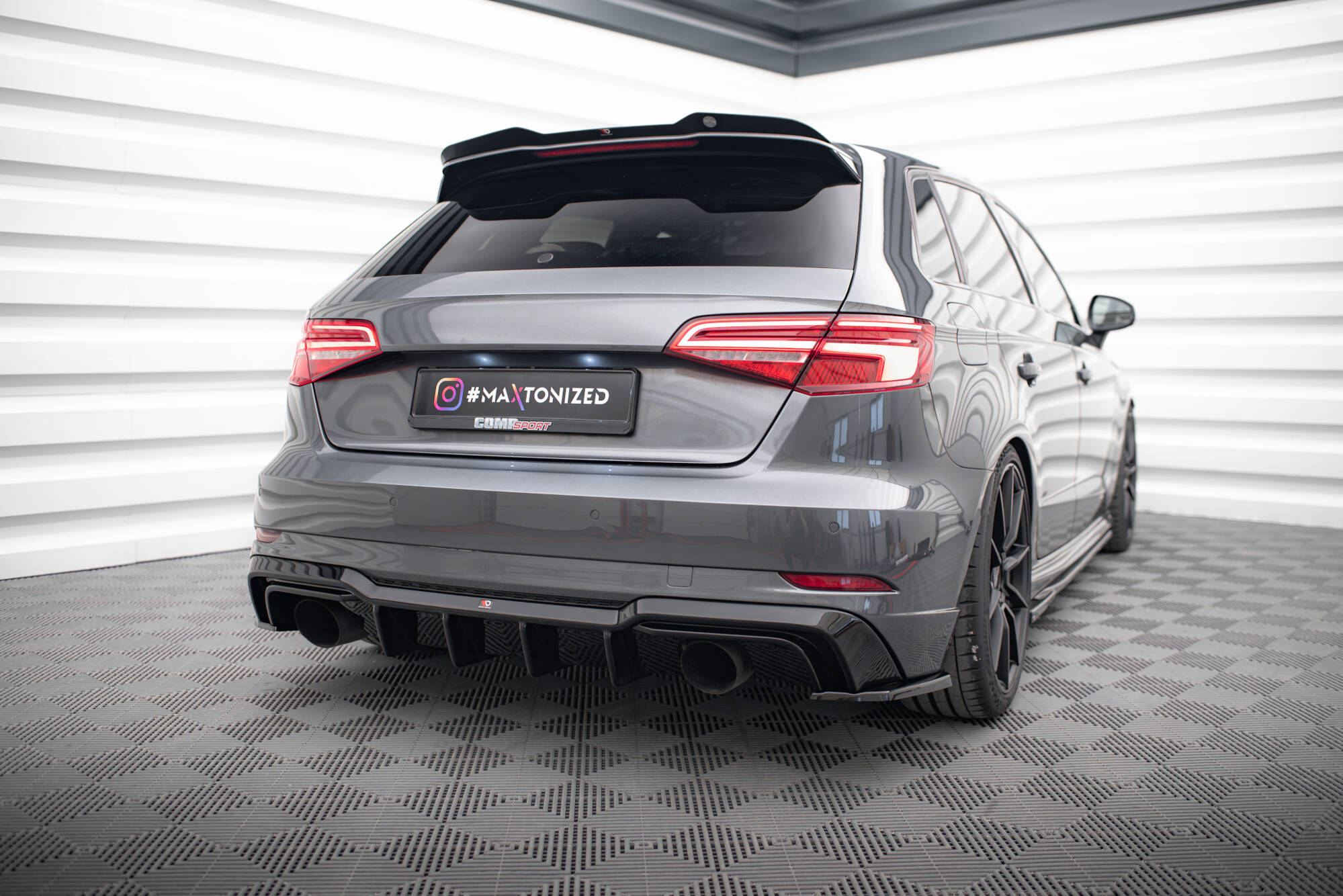 Street+ Heck Ansatz Diffusor passend für Audi A3 S-Line Sportback 8V FL Einzelauspuff li. re. schwarz Hochglanz