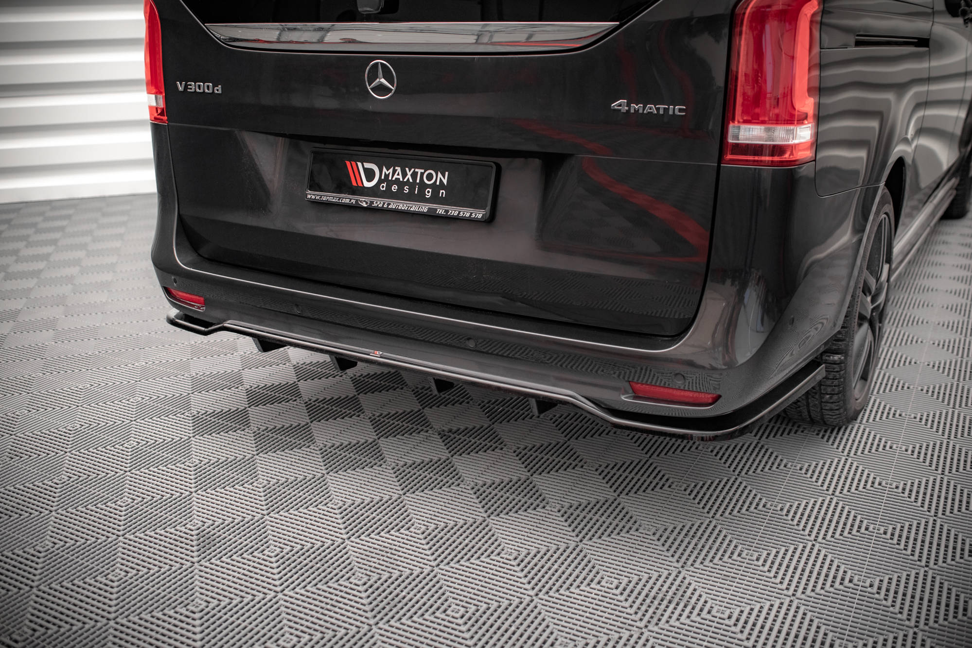 Street+ Mittlerer Diffusor RACE Heck Ansatz passend für Mercedes V-Klasse AMG-Line W447 FL schwarz Hochglanz