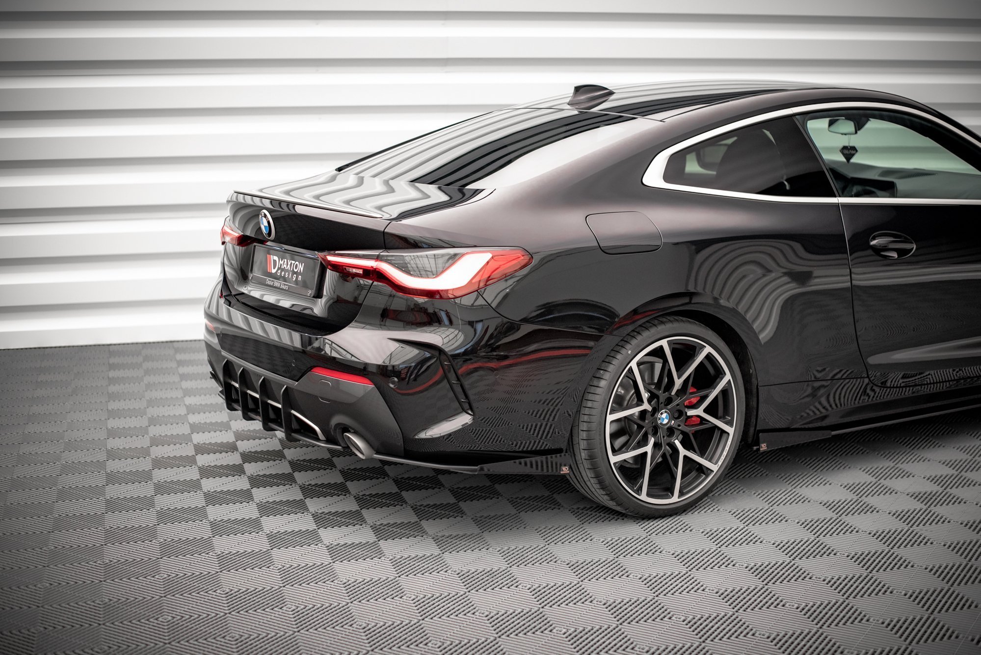 Street Pro Heck Ansatz Flaps passend für BMW 4er M-Paket G22 / G23 / G22 FL / G23 FL schwarz Hochglanz