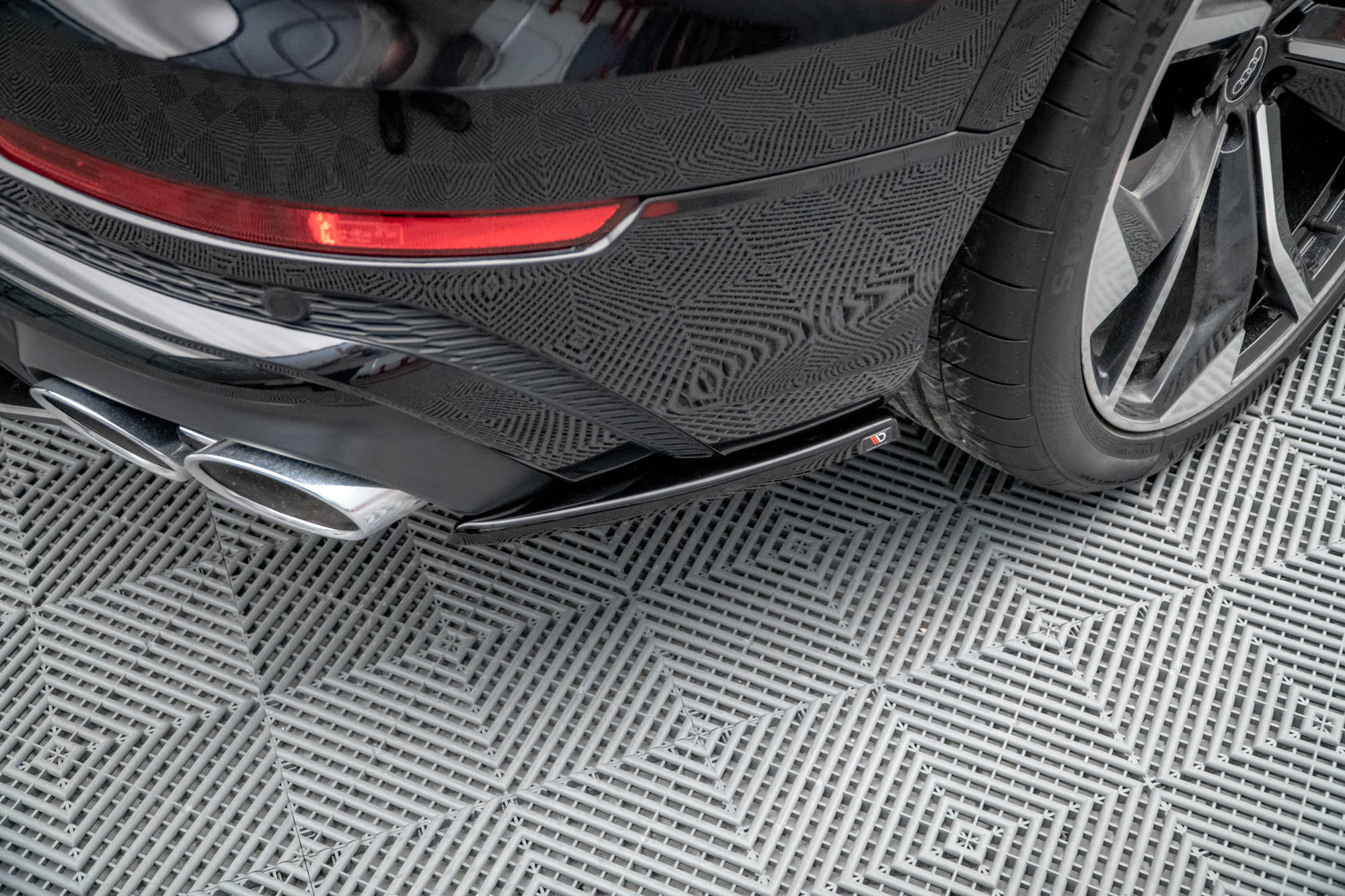 Street+ Heck Ansatz Flaps passend für Audi SQ8 Mk1 schwarz Hochglanz