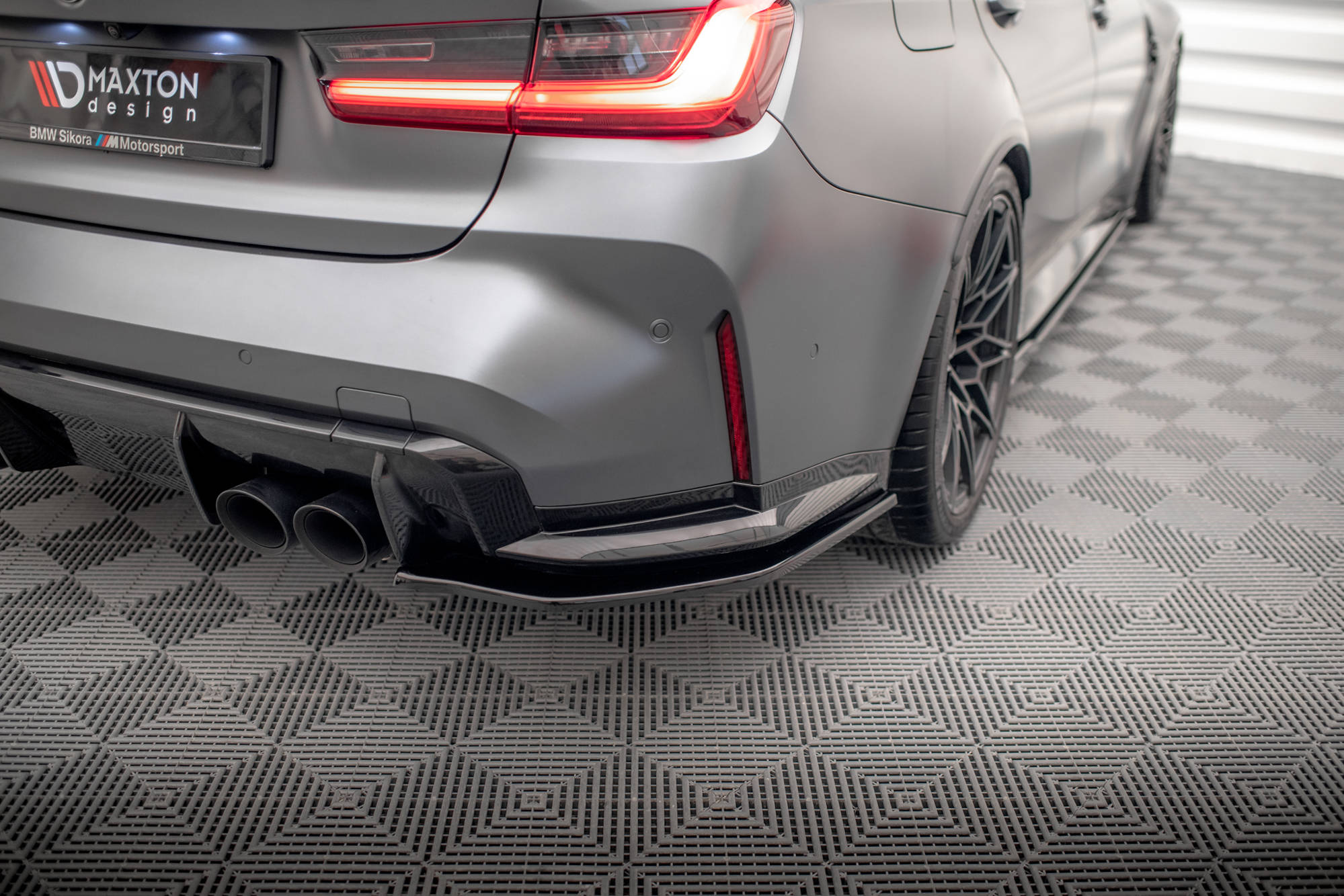 Street+ Heck Ansatz Flaps V.2 passend für BMW M3 Limousine / Touring G80 / G81 schwarz Hochglanz