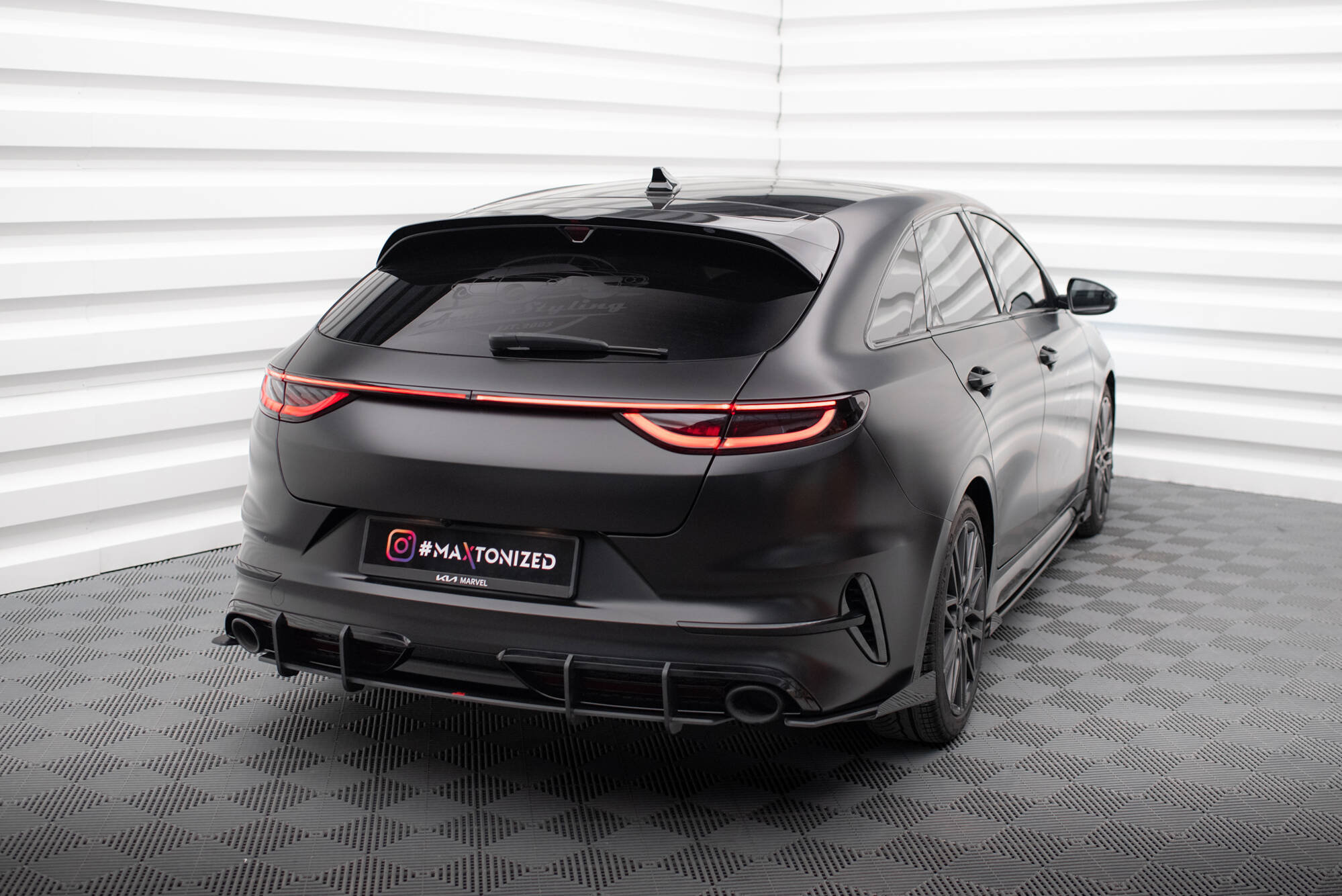 Hintere Seiten Flaps passend für Kia Proceed GT Mk1 FL schwarz Hochglanz