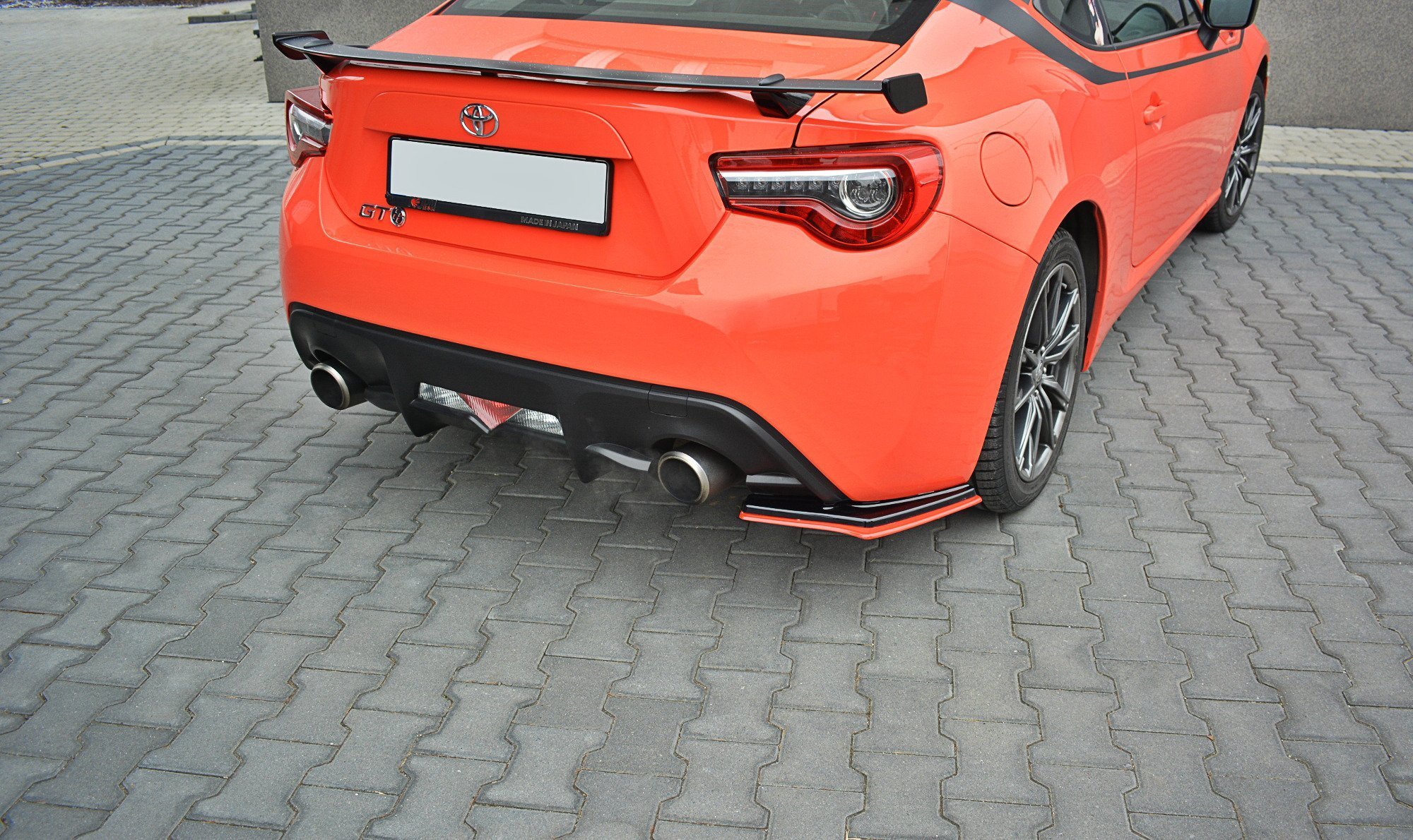 Heck Ansatz Flaps Diffusor V.2 für Toyota GT86 Facelift schwarz Hochglanz