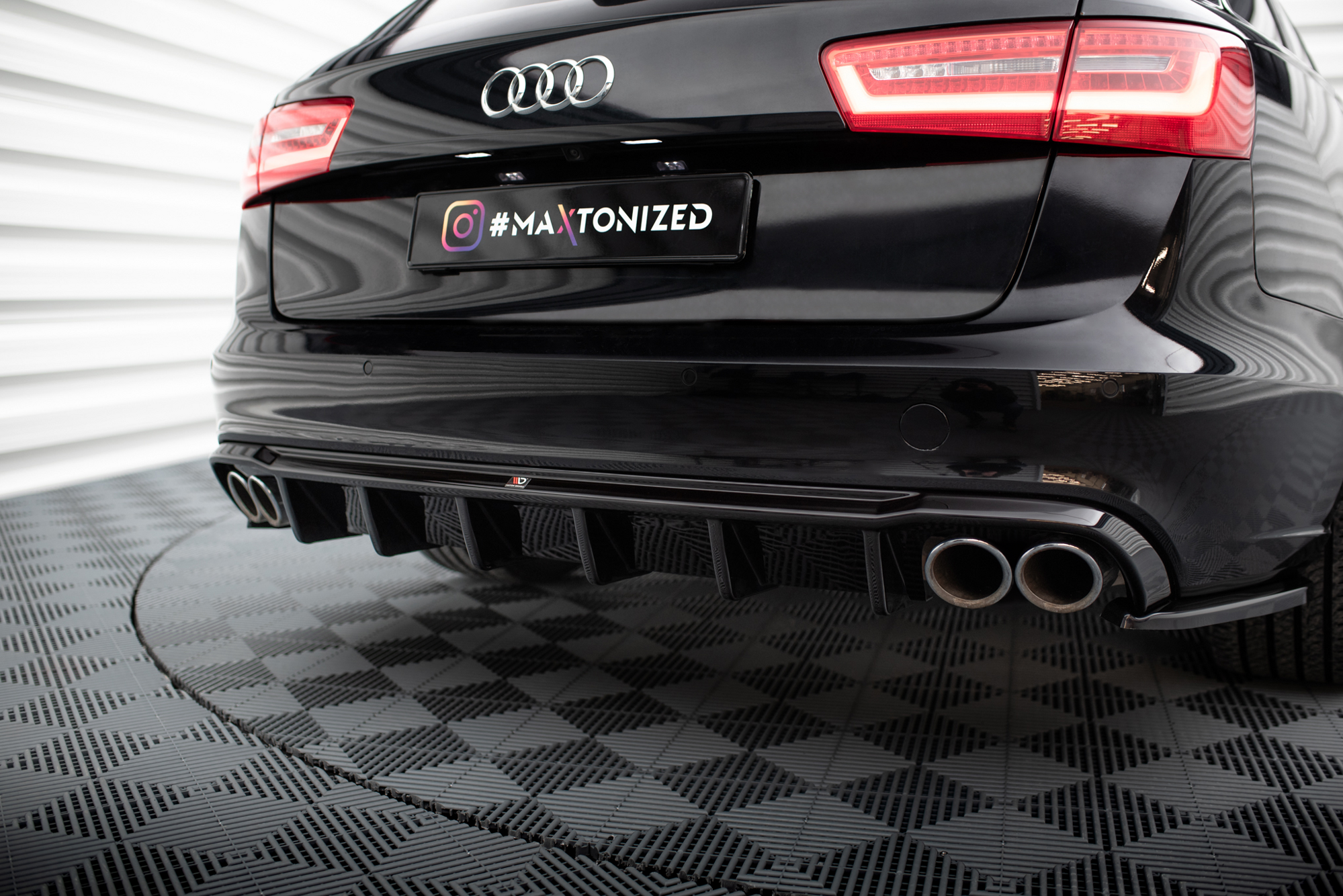Street+ Heck Ansatz Diffusor passend für Audi A6 Limousine / Avant C7 Doppelauspuff li. re. schwarz Hochglanz