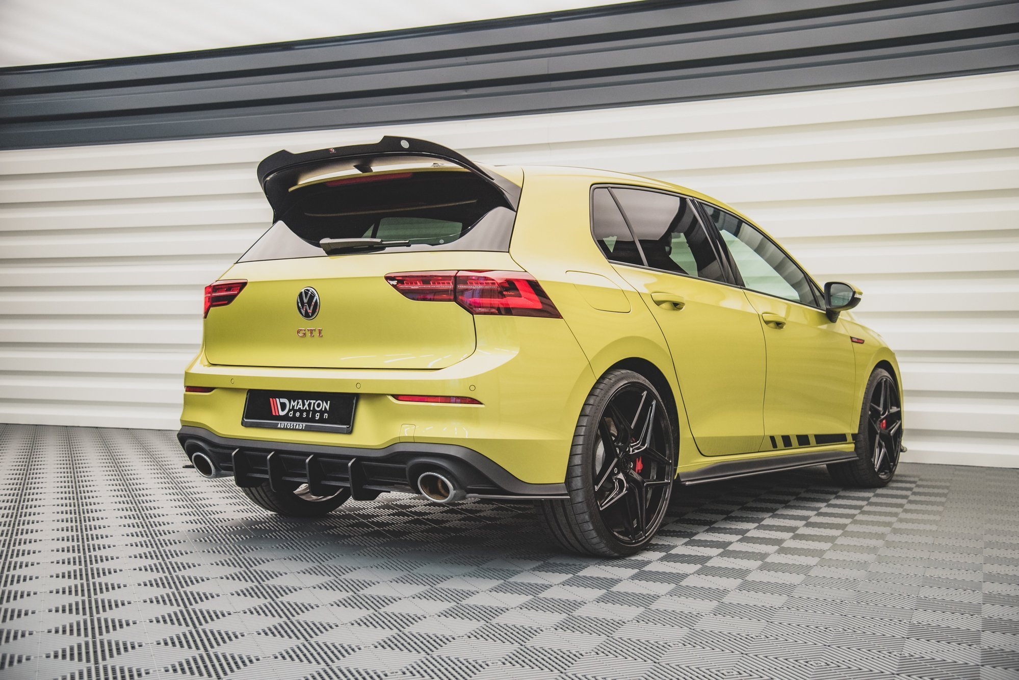 Street Pro Heckschürze Heck Ansatz Diffusor V.1 passend für VW Golf 8 GTI Clubsport schwarz-rot