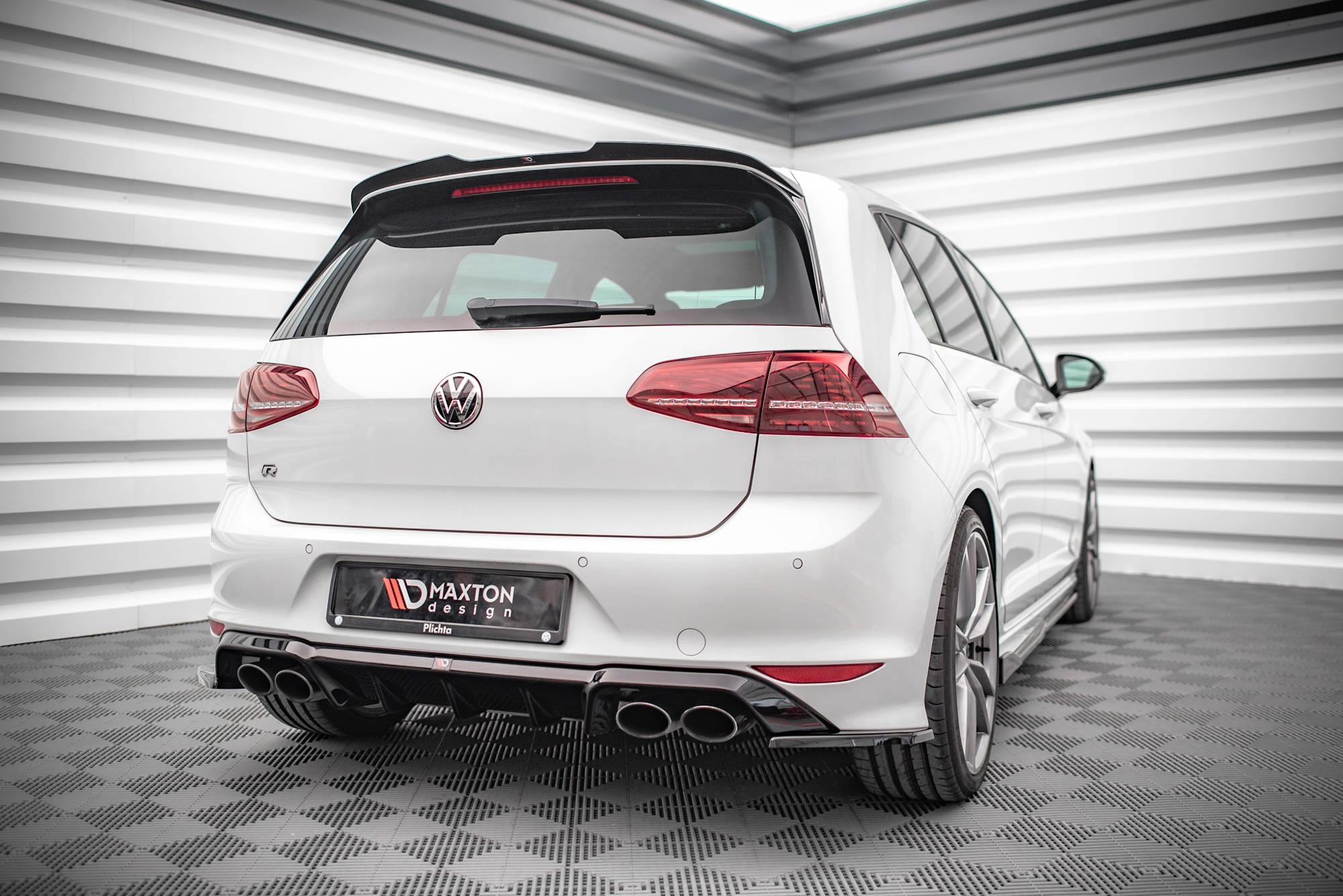 Street+ Heck Ansatz Flaps V.4 passend für VW Golf R Mk7 schwarz Hochglanz