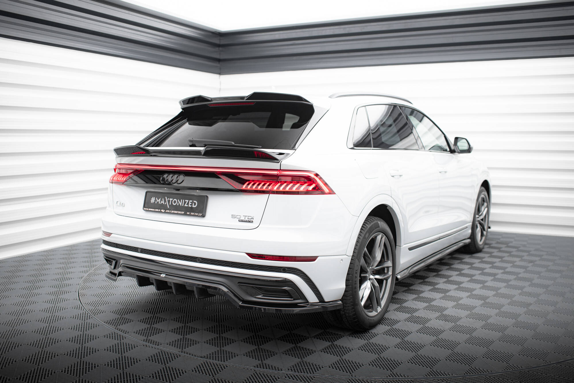 Street+ Mittlerer Diffusor RACE Heck Ansatz passend für Audi Q8 S-Line Mk1 schwarz Hochglanz