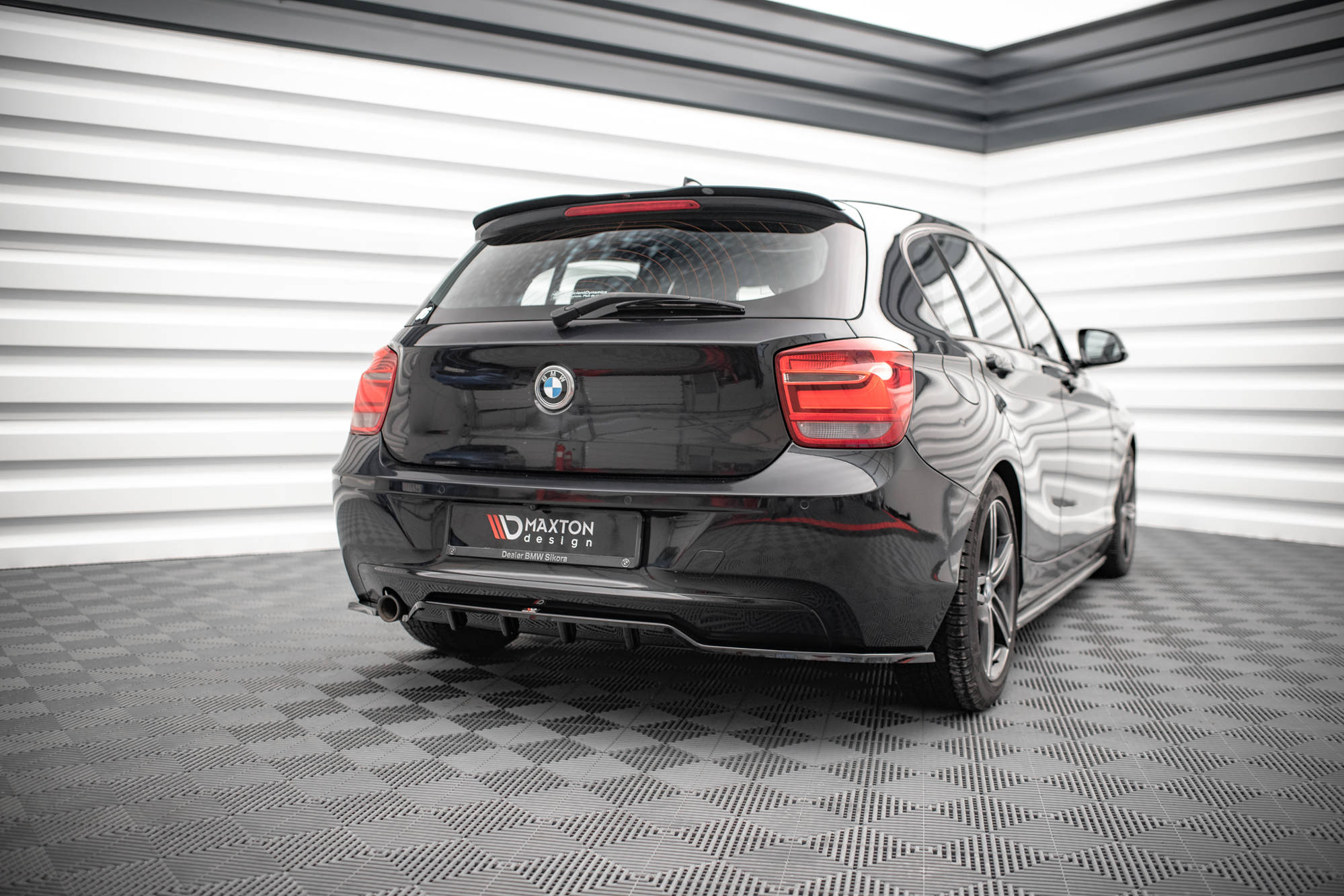 Street+ Mittlerer Diffusor RACE Heck Ansatz passend für BMW 1er F20 schwarz Hochglanz