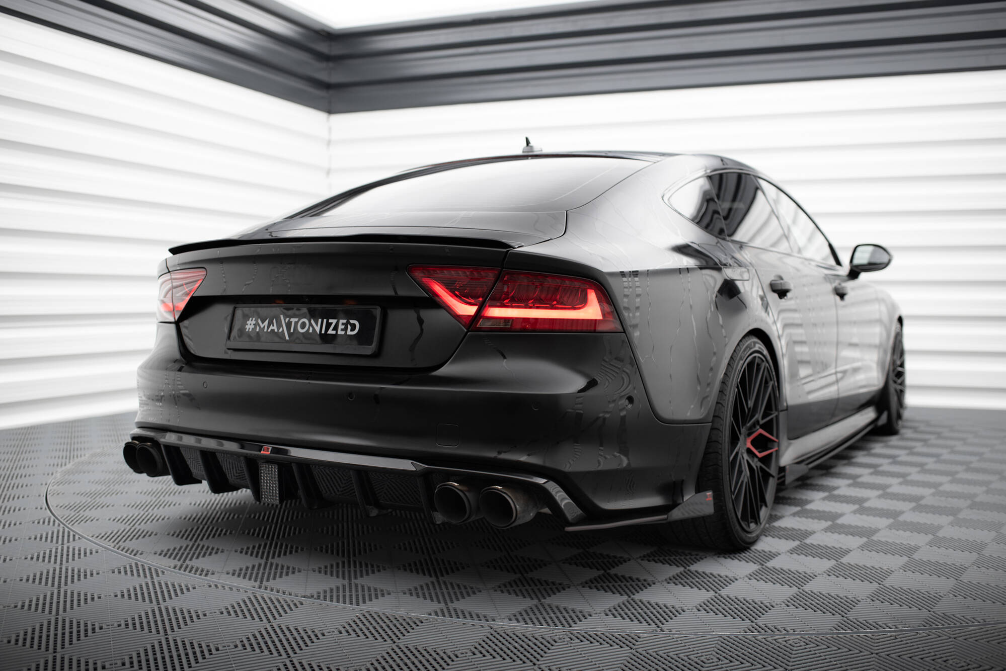 Hintere Seiten Flaps passend für Audi A7 S-Line C7 schwarz Hochglanz