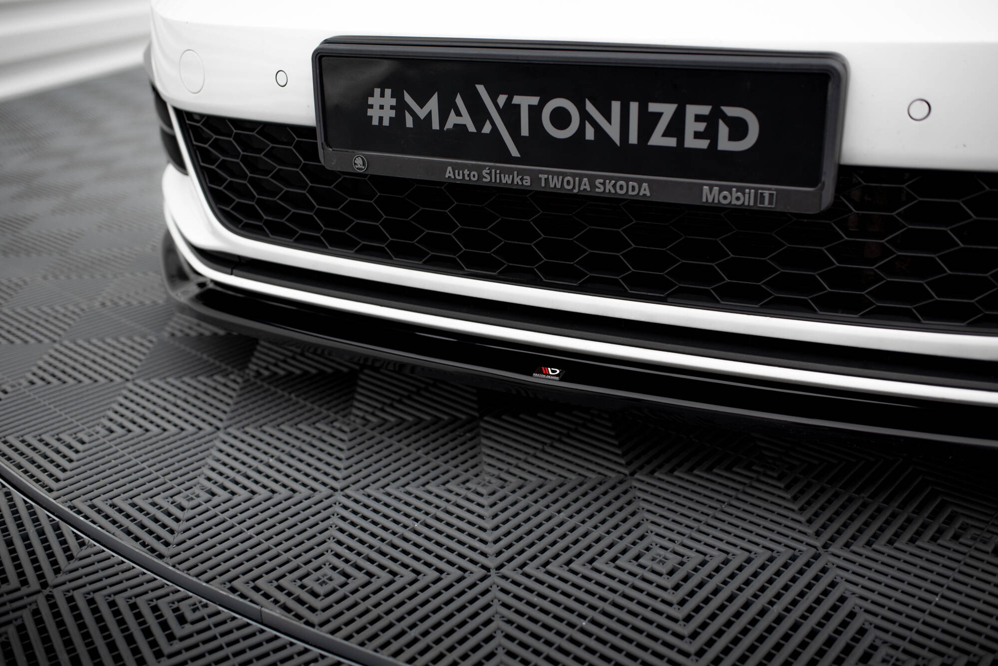 Front Ansatz V.2 für VW Golf GTI / GTD Mk7 Facelift schwarz Hochglanz
