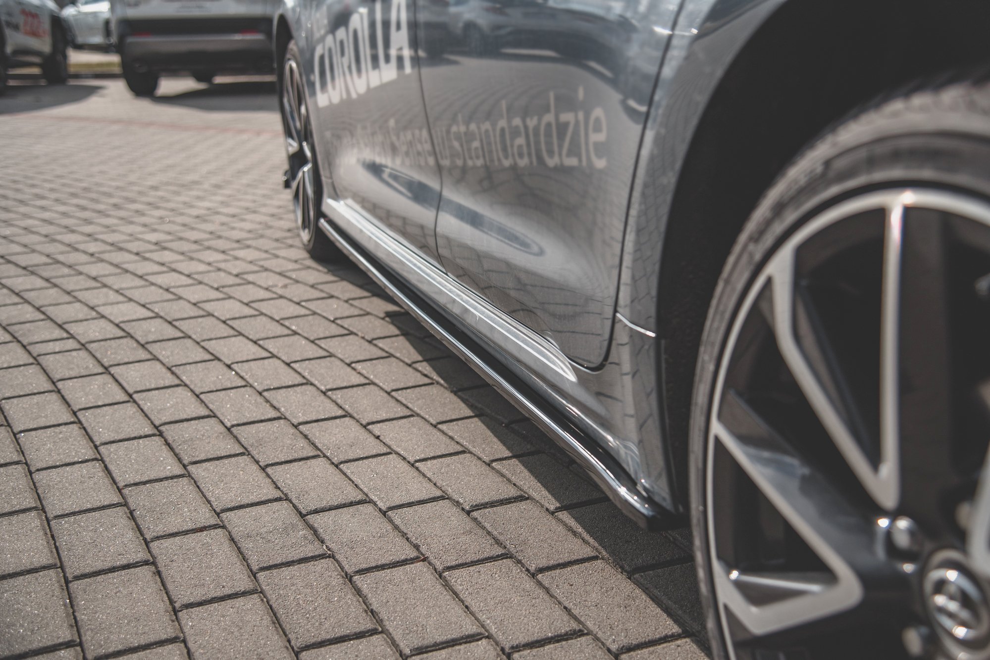 Seitenschweller Ansatz für Toyota Corolla XII Limousine schwarz Hochglanz