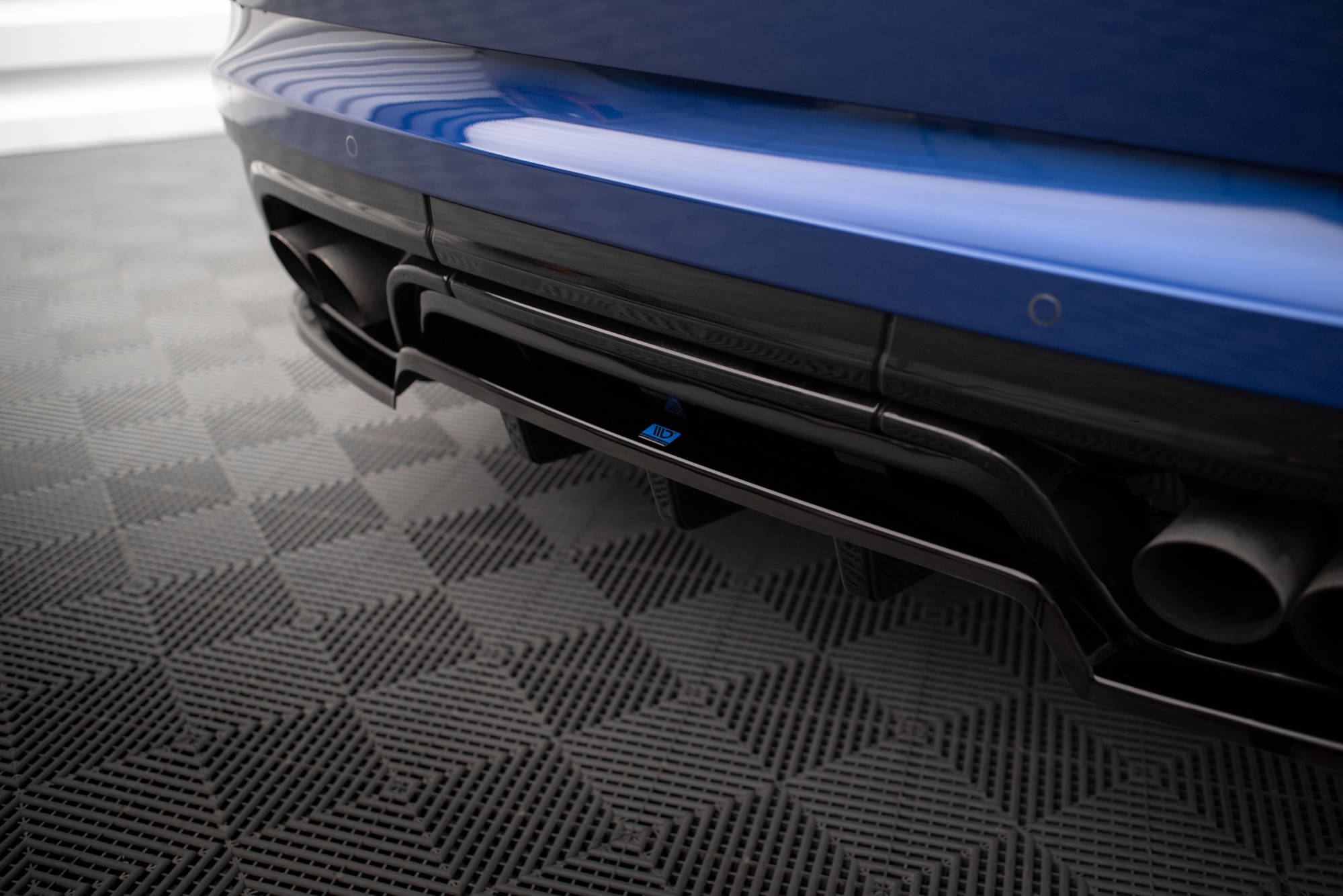 Street+ Mittlerer Diffusor RACE Heck Ansatz passend für Land Rover Range Rover Sport SVR Mk2 schwarz Hochglanz