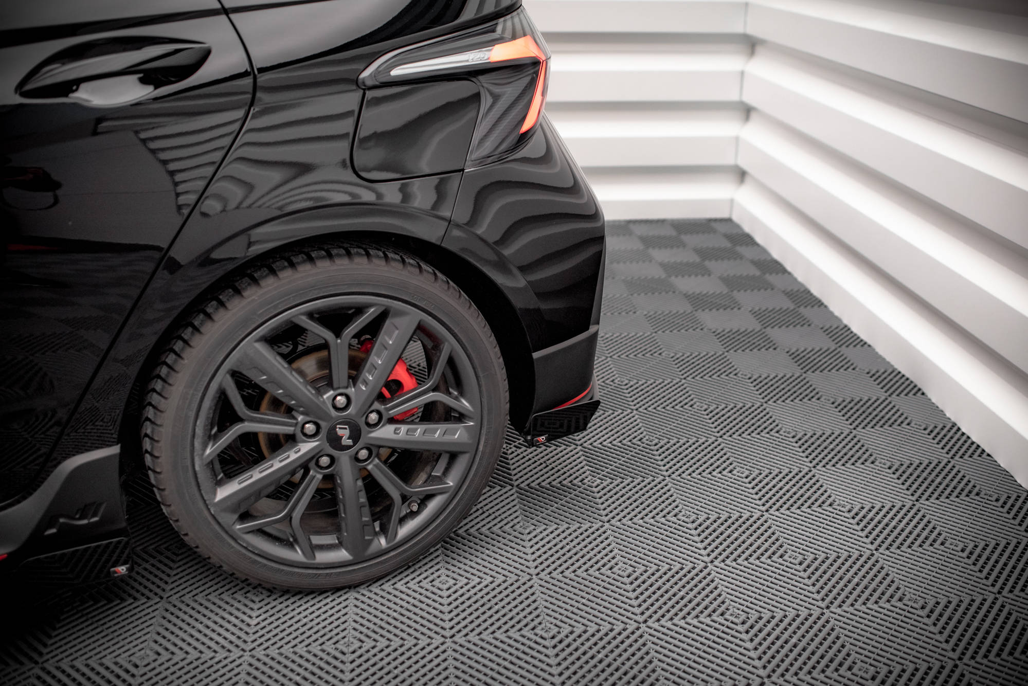 Street Pro Heck Ansatz Diffusor + Flaps passend für Hyundai I20 N Mk3 rot+ Hochglanz Flaps