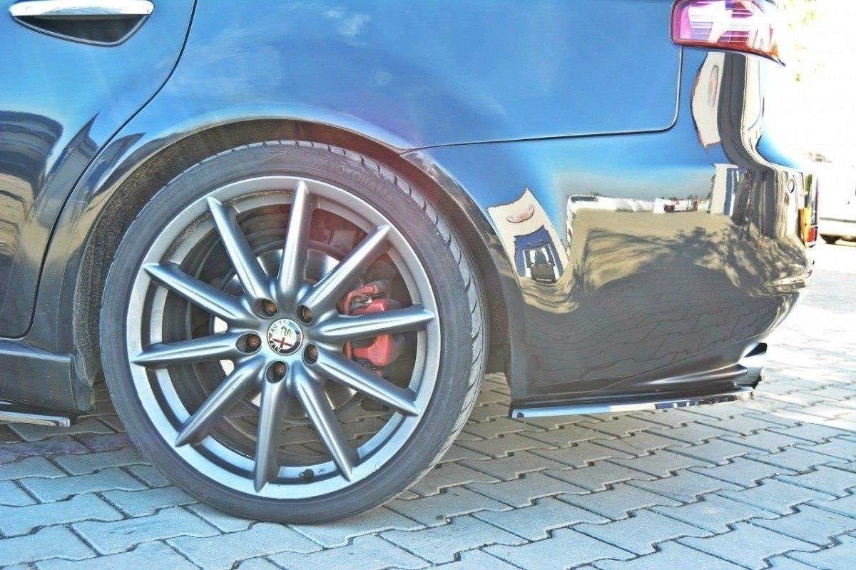 Heck Ansatz Flaps Diffusor für L + R Alfa Romeo 159 schwarz Hochglanz