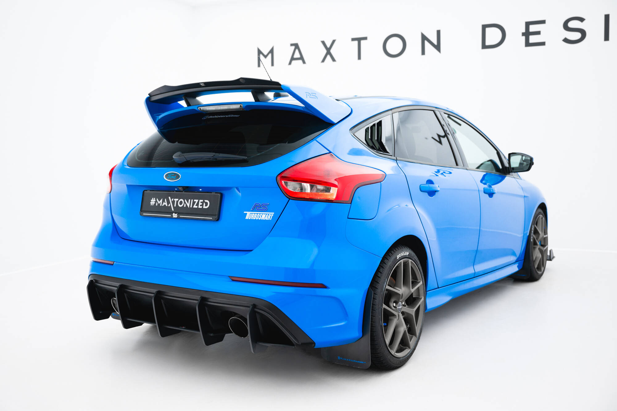 Spoiler CAP V.2 für Ford Focus RS Mk3 schwarz Hochglanz