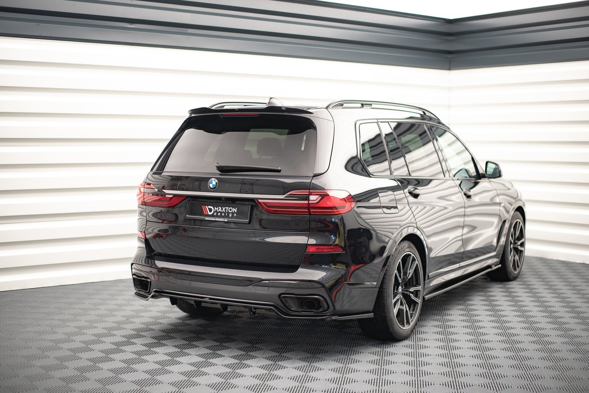 Heck Spoiler Aufsatz Abrisskante passend für BMW X7 M-Paket G07 schwarz Hochglanz