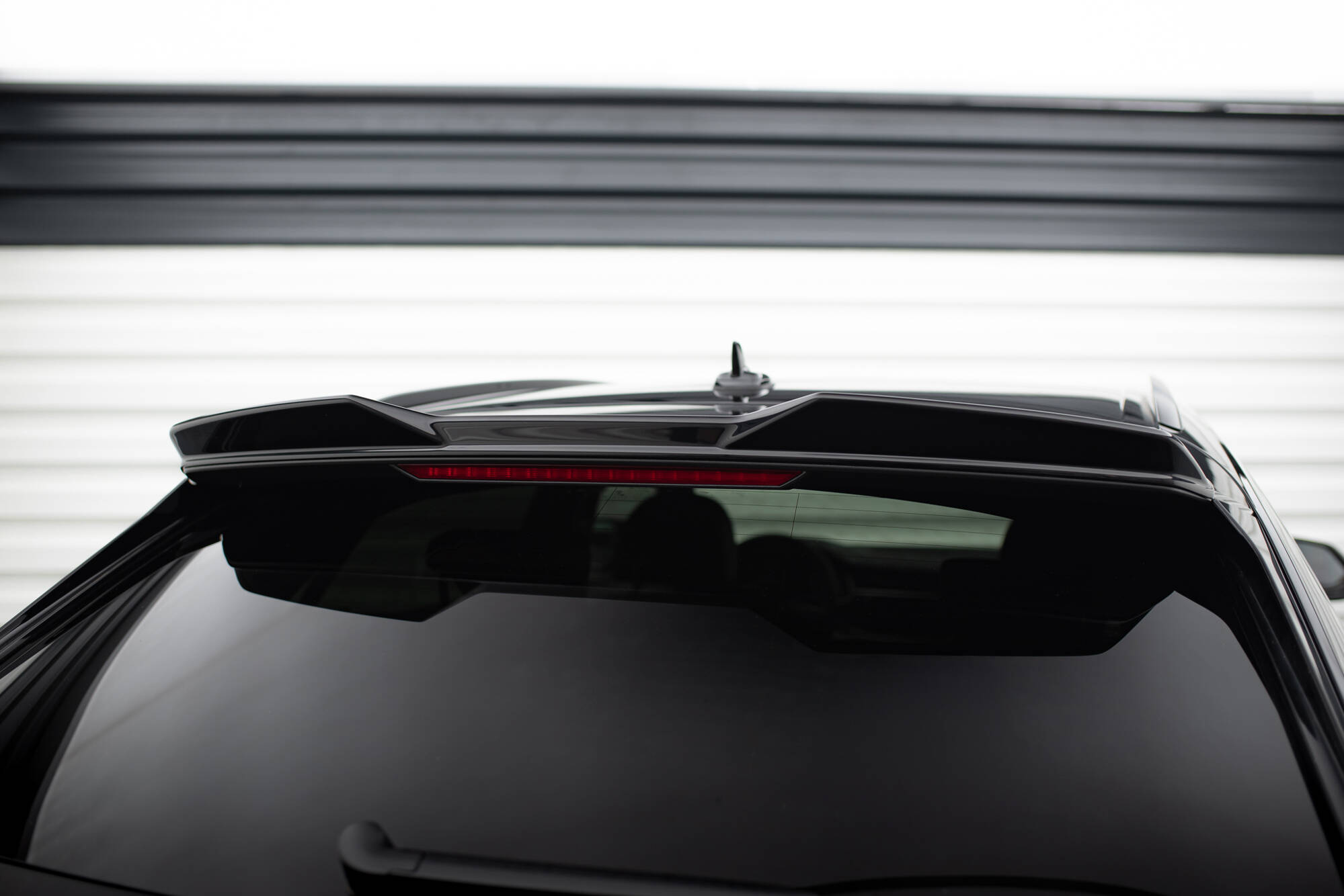 Oberer Heck Spoiler Aufsatz Abrisskante 3D passend für Audi Q8 / SQ8 / Q8 S-Line Mk1 schwarz Hochglanz
