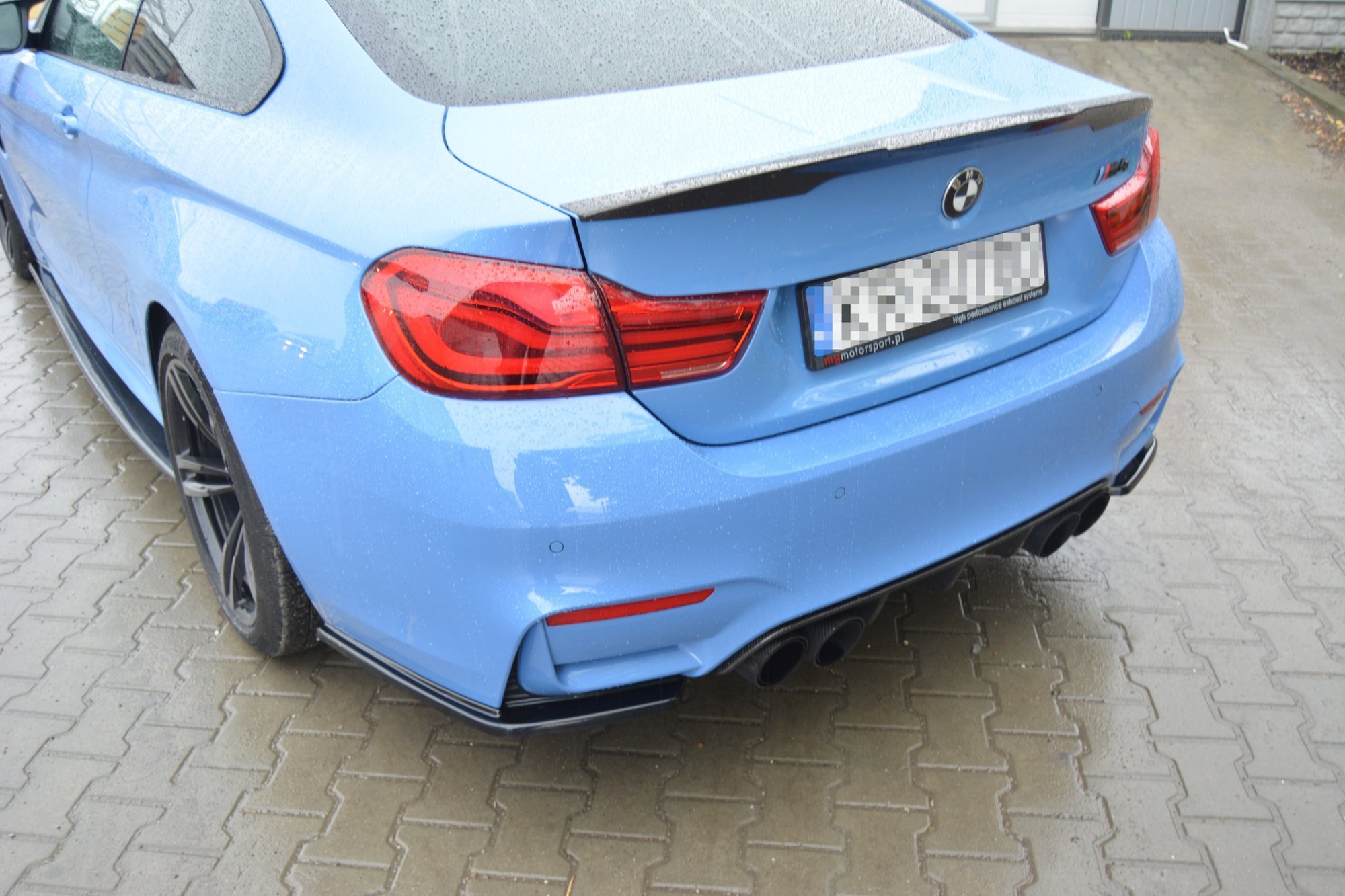 Heck Ansatz Flaps Diffusor V.1 für BMW M4 F82 schwarz Hochglanz