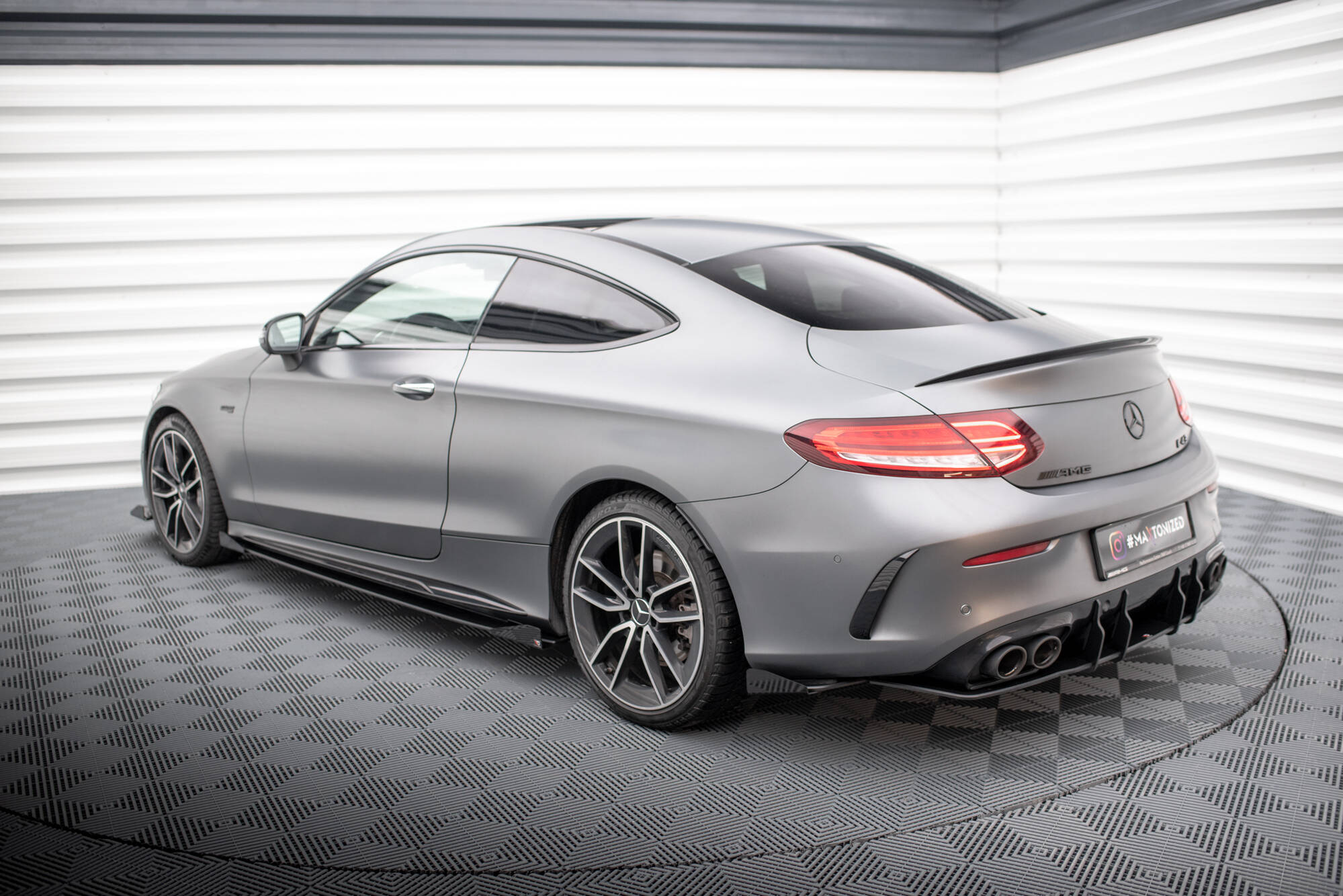 Hintere Seiten Flaps passend für Mercedes-AMG C43 Coupe / Cabrio C205 FL / A205 FL schwarz Hochglanz